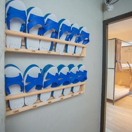 Corner Hostel & Cafe Taipei Extérieur photo