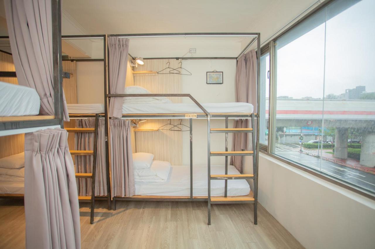 Corner Hostel & Cafe Taipei Extérieur photo