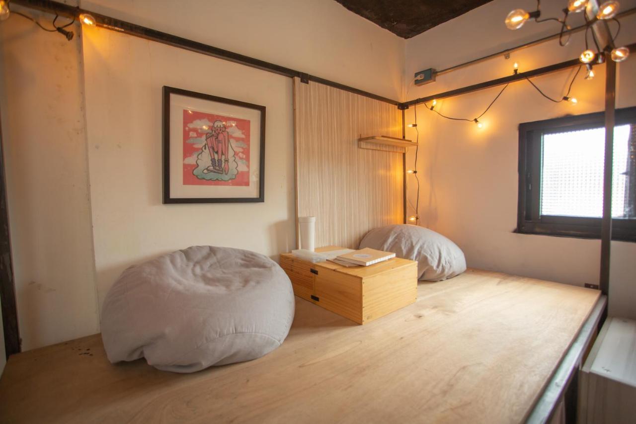 Corner Hostel & Cafe Taipei Extérieur photo