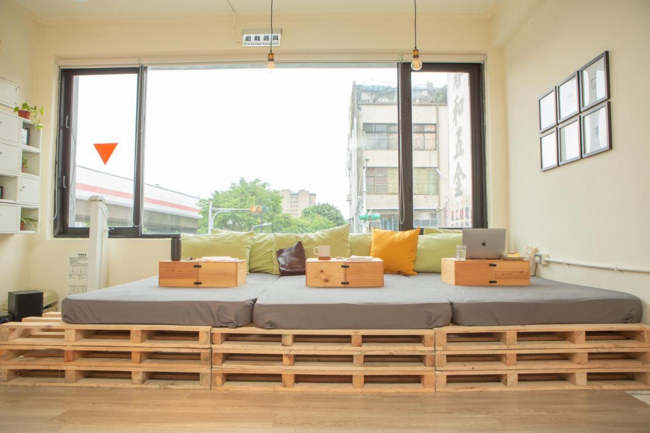 Corner Hostel & Cafe Taipei Extérieur photo