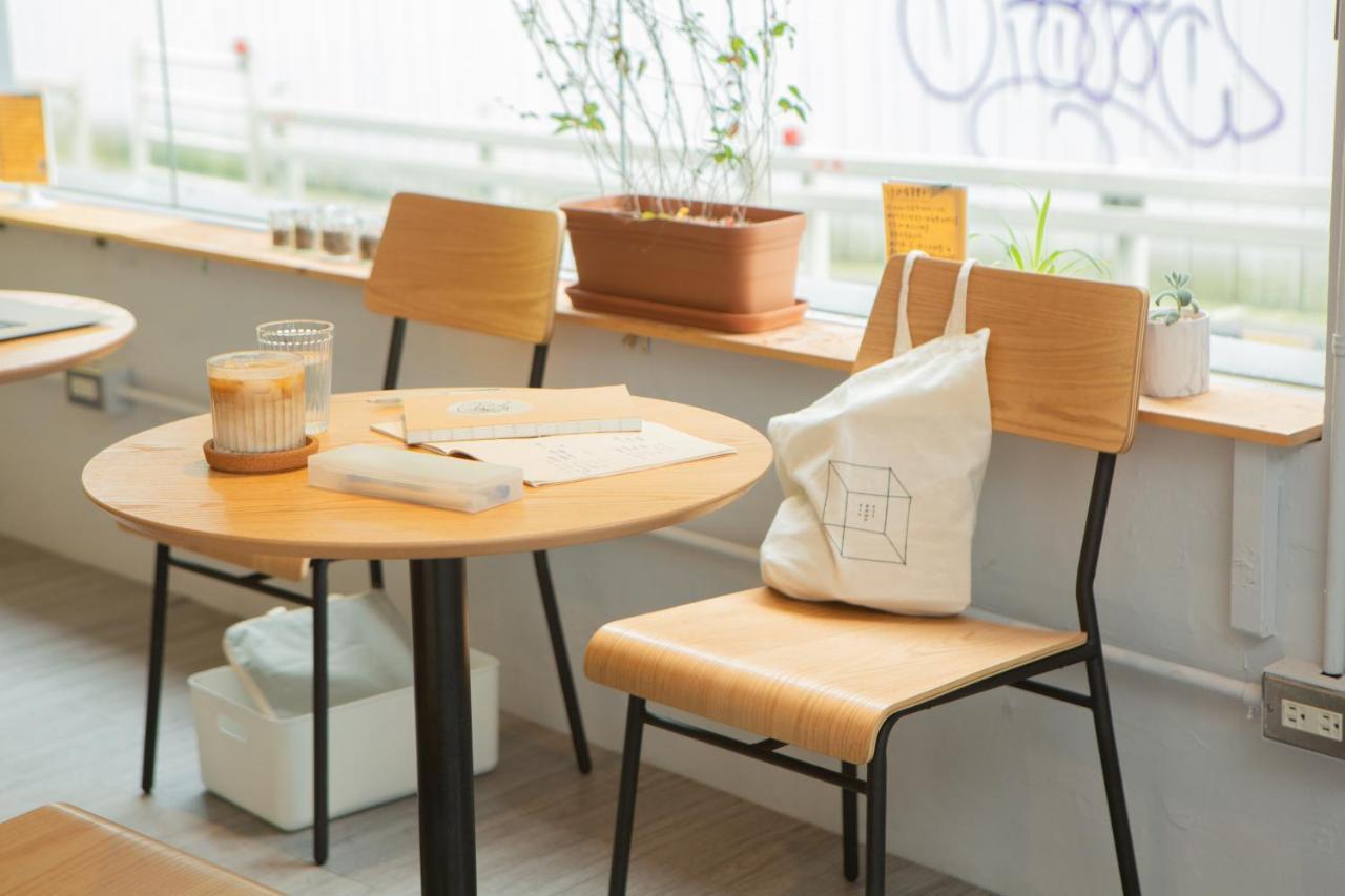 Corner Hostel & Cafe Taipei Extérieur photo